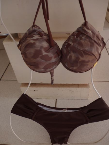 Biquine de Calcinha larga e franzida